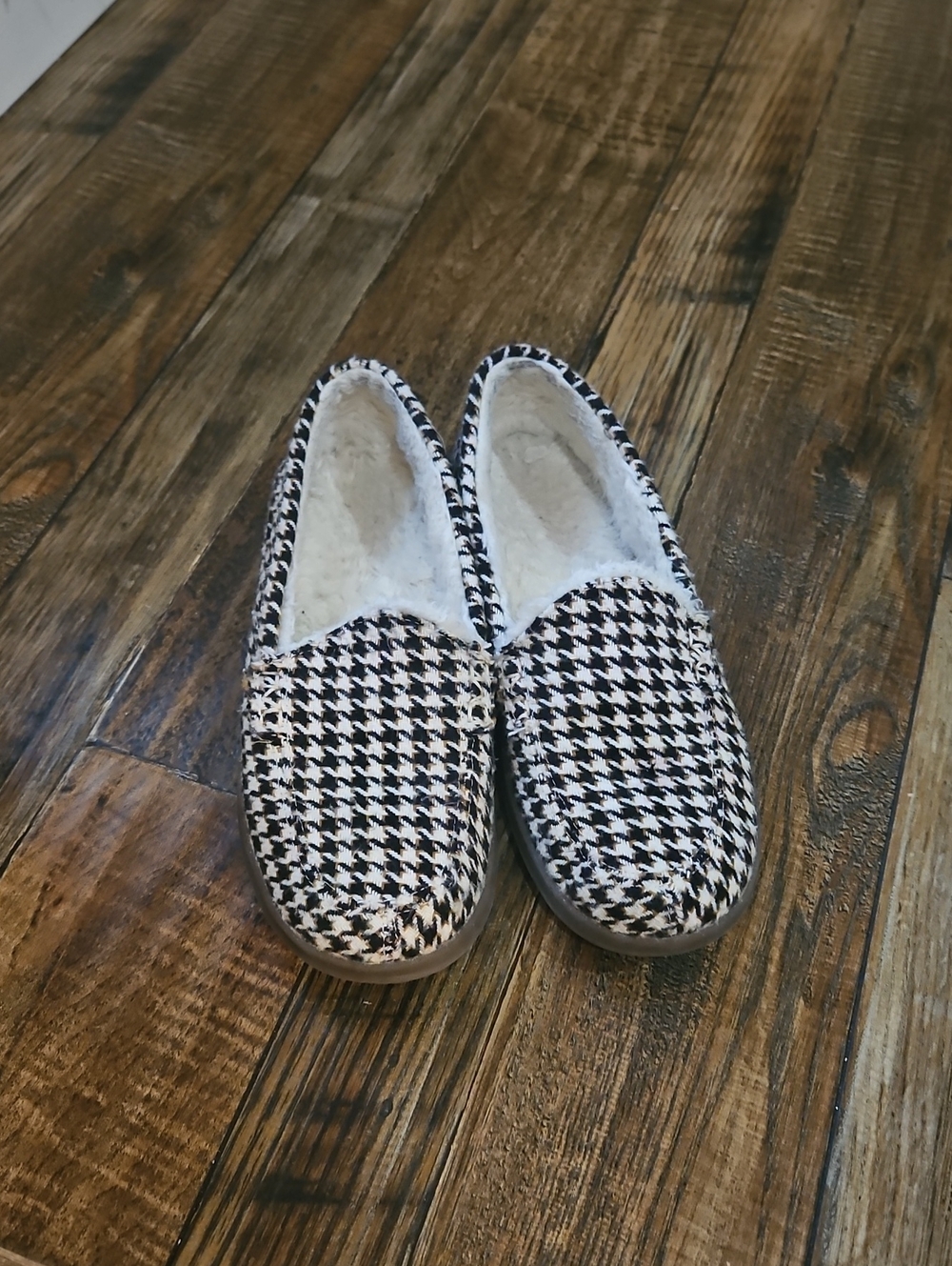 Vionic Houndstooth Slip-On Fleece Lined Slippers Rubber No Slip Sole Size 8